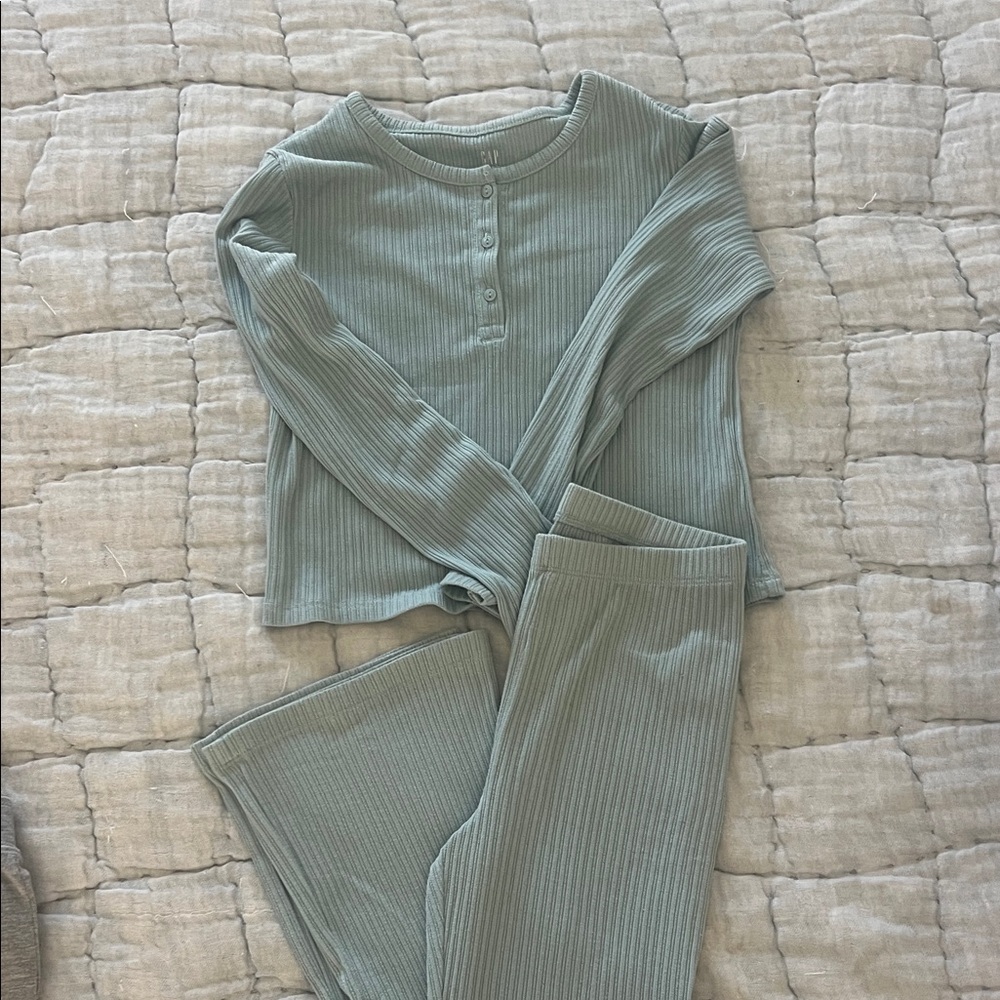 GAP Kids Ribbed Sleep Set in Sage